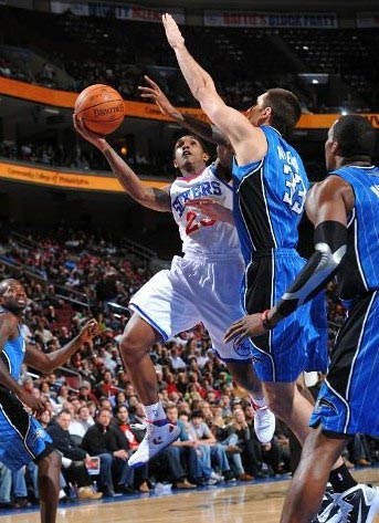 他们利用对 他们利用对